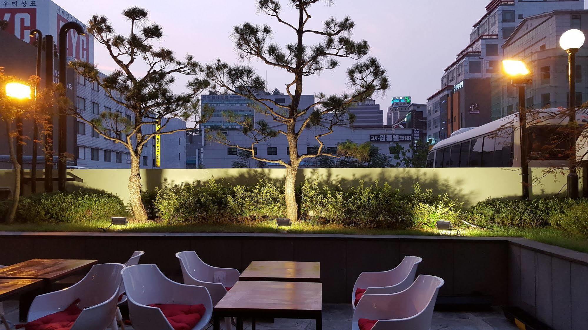 I.Y Hotel Suwon Exterior photo
