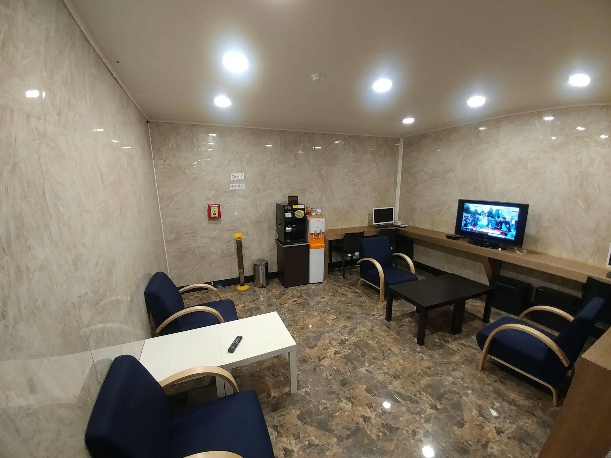 I.Y Hotel Suwon Exterior photo