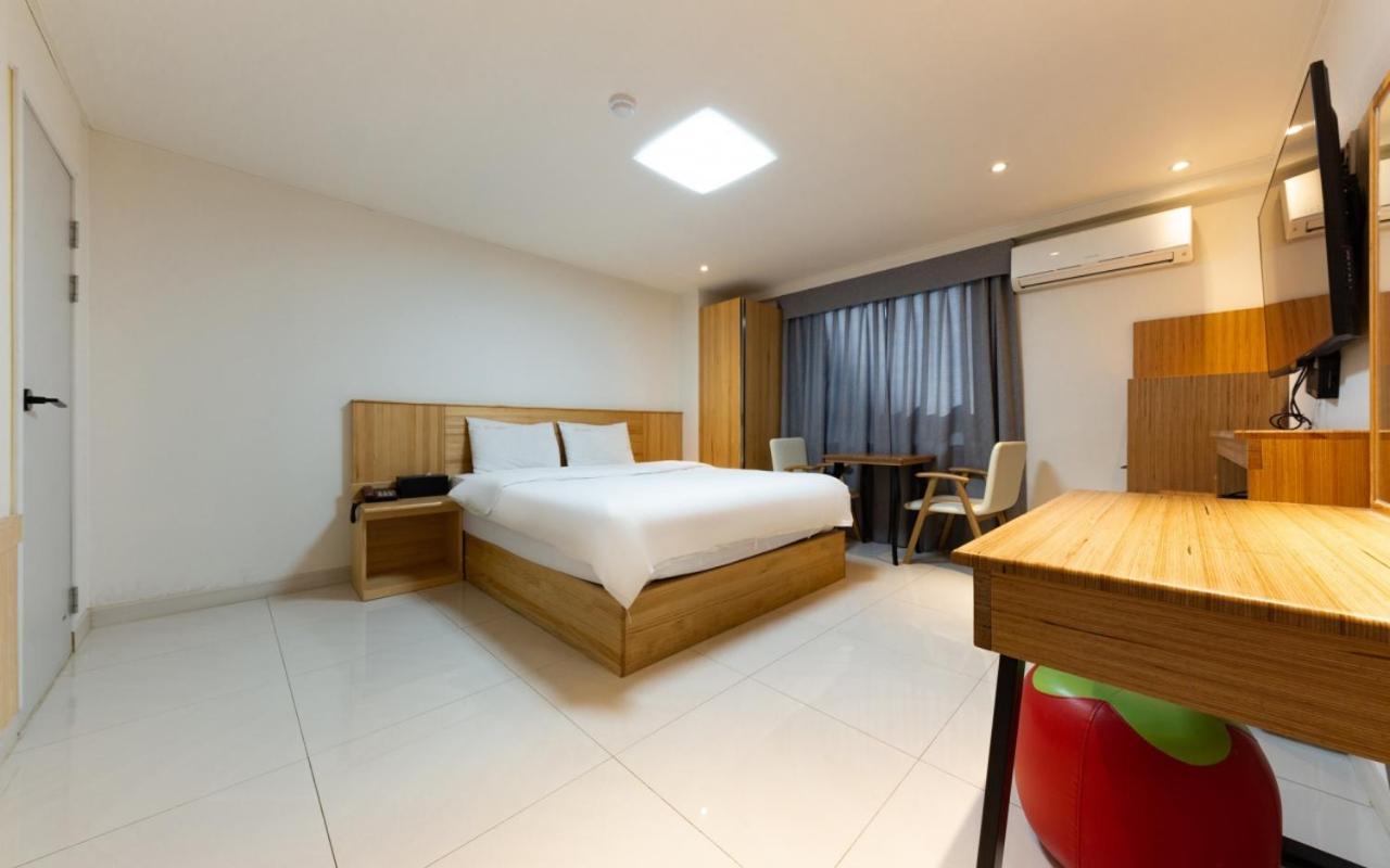 I.Y Hotel Suwon Exterior photo