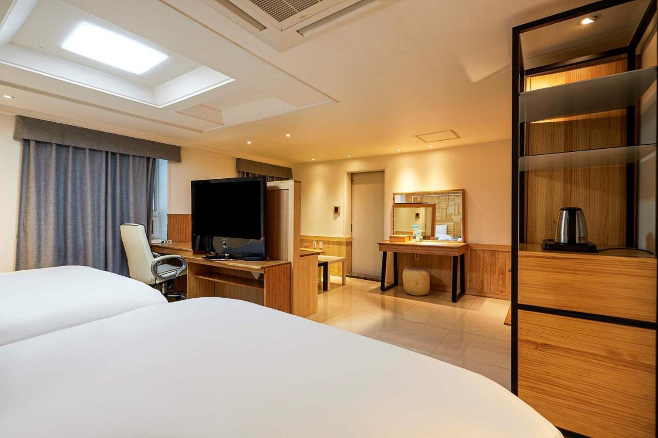 I.Y Hotel Suwon Exterior photo