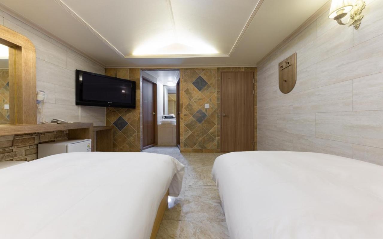 I.Y Hotel Suwon Exterior photo