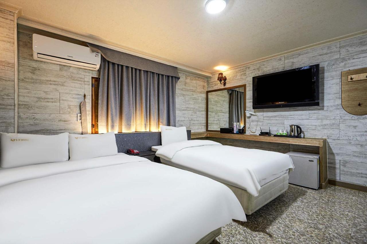 I.Y Hotel Suwon Exterior photo